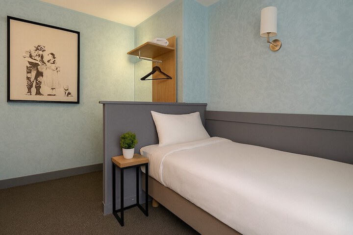 Room 14 of 31