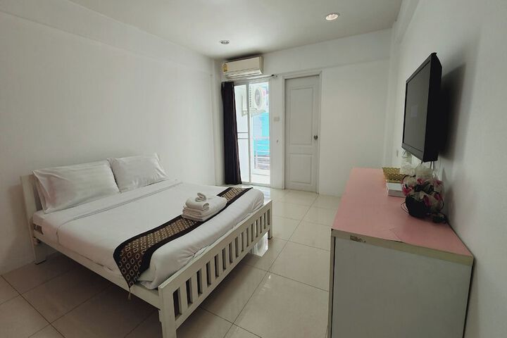 Room 17 of 38