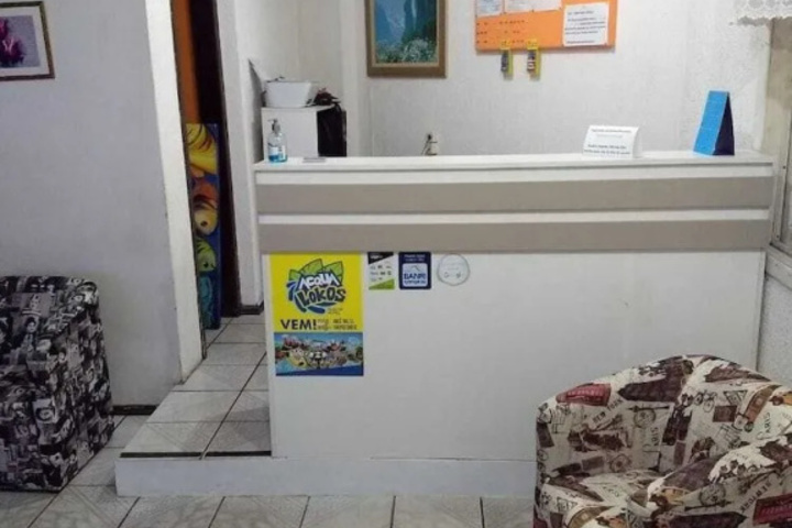 Room 8 of 10