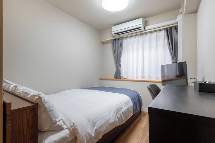 Room 33 of 57