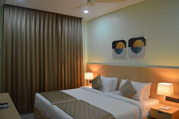 Room 3 of 26