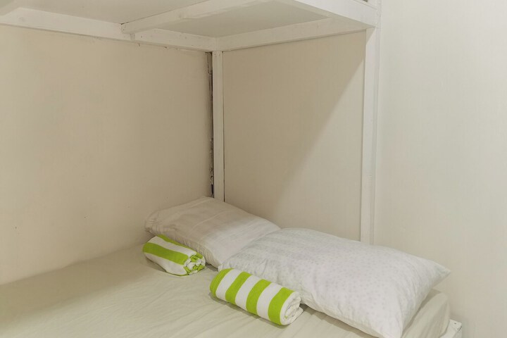 Room 8 of 52