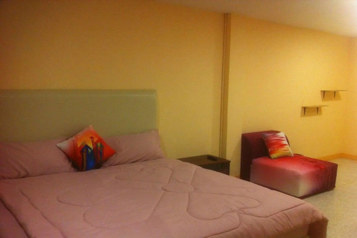 Room 4 of 11