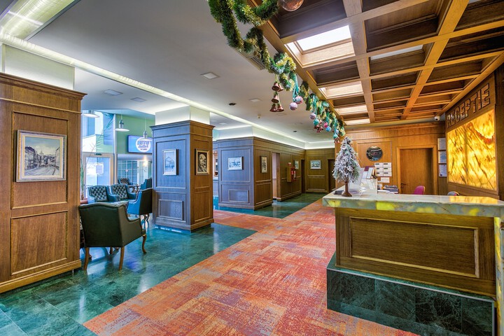 Guest Lobby