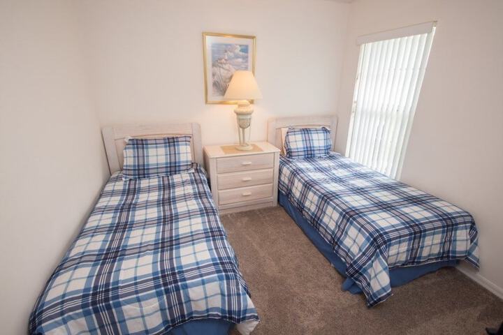 Room 6 of 16