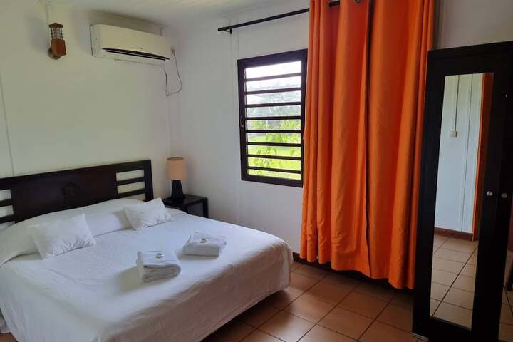 Room 10 of 26