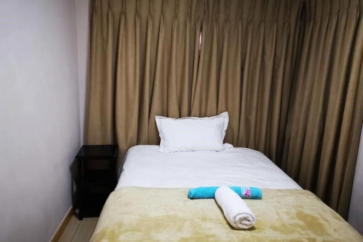 Room 12 of 38
