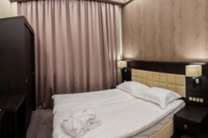 Room 48 of 76