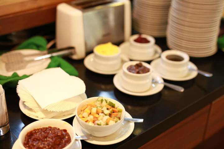 Breakfast/Coffee Service 25 of 32