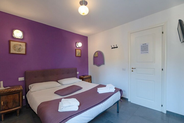 Room 6 of 19