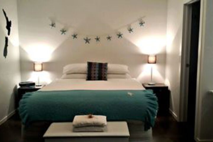 Room 8 of 18