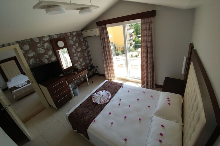Room 17 of 63