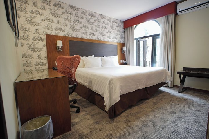 Room 21 of 84
