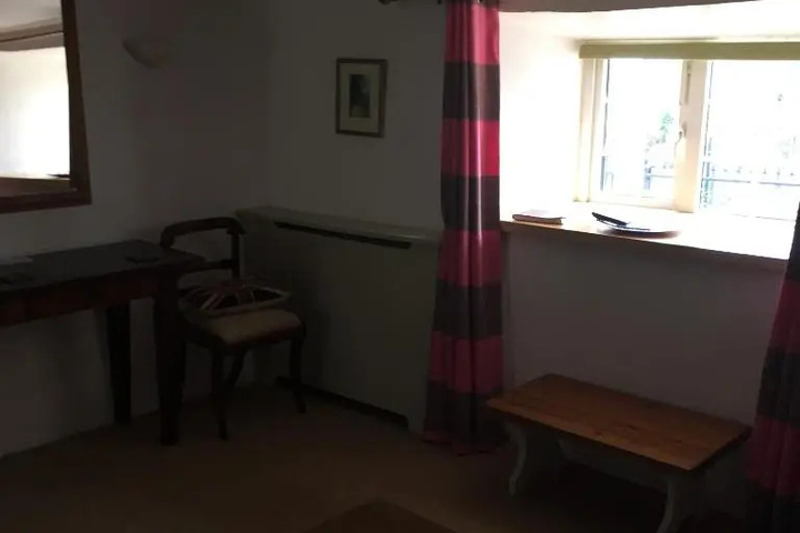 Room 3 of 9