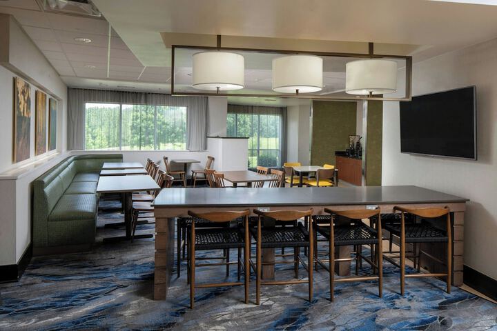 Breakfast/Coffee Service 31 of 35