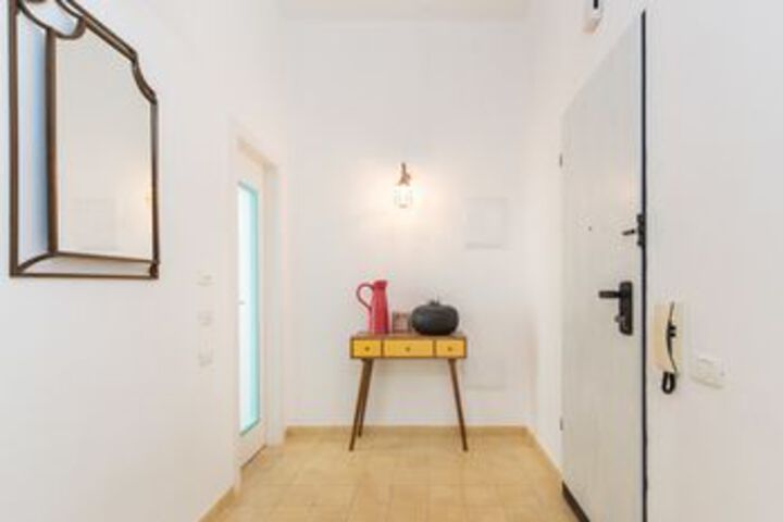 Room 10 of 25