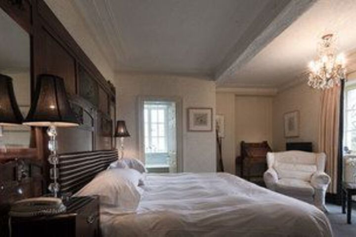 Room 51 of 118