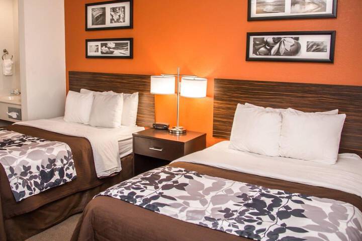 2 Double Beds (6 of 10)