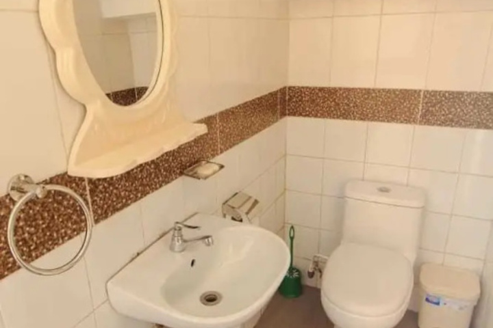 Room 8 of 13