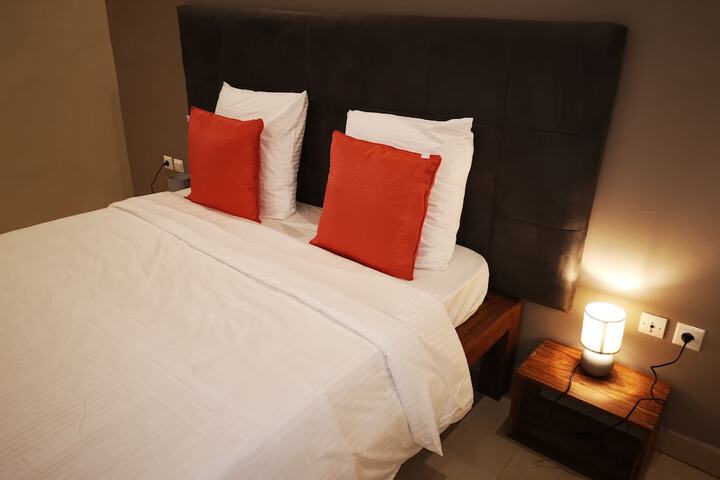 Room 3 of 70