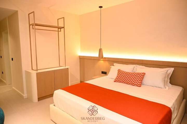 Room 8 of 41