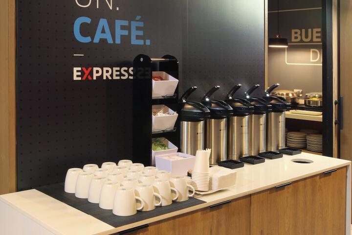 Breakfast/Coffee Service 43 of 60
