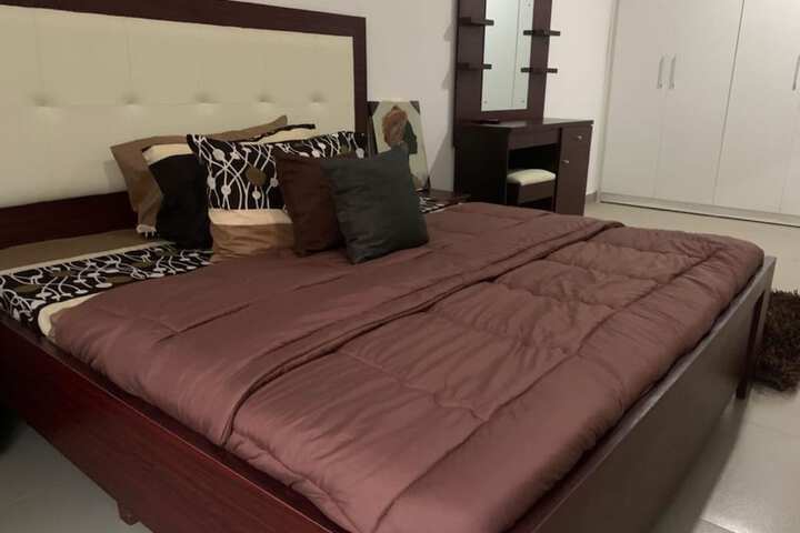 Room 3 of 33