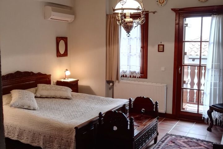 Room 27 of 94