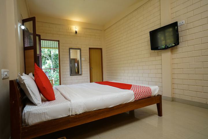 Room 8 of 23