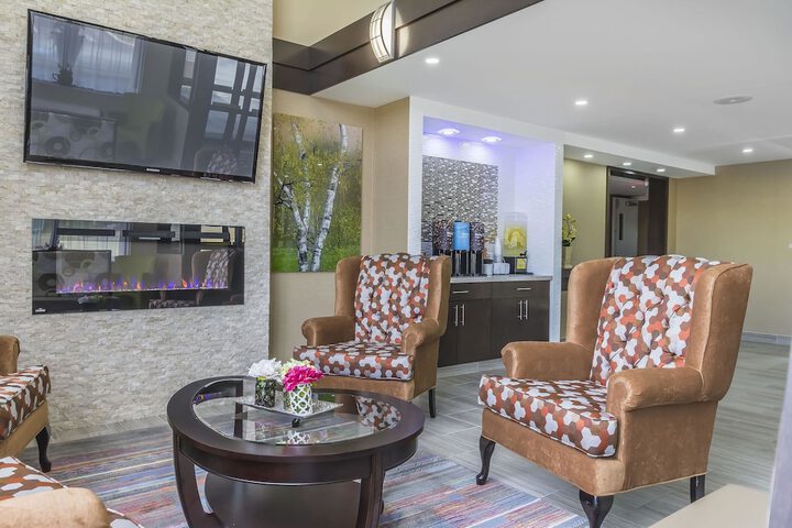 Entrance & Lobby