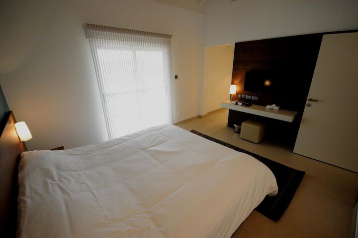 Room 4 of 123