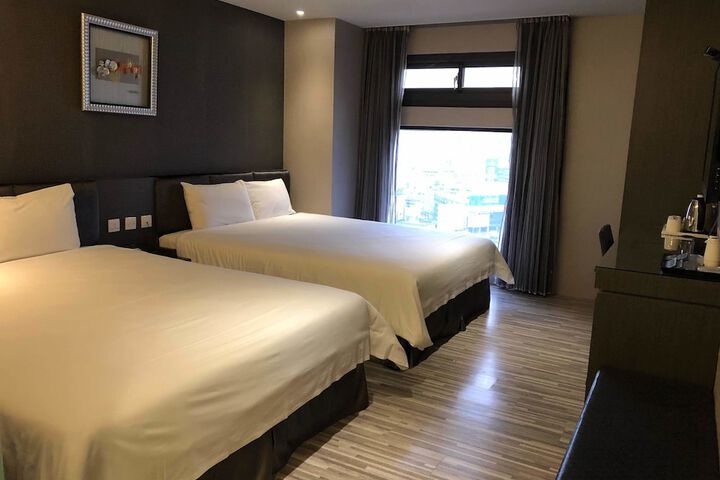 Room 8 of 36