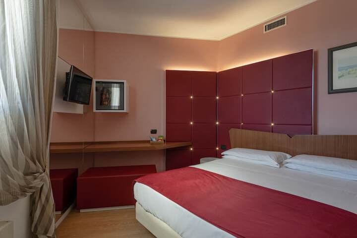 Room 3 of 25