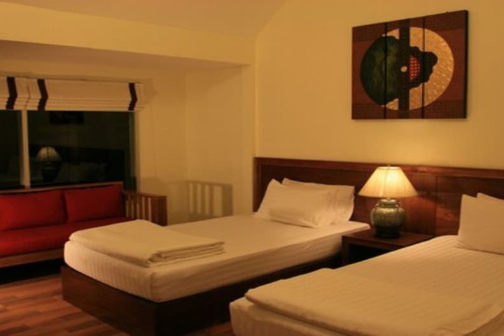 Room 25 of 100