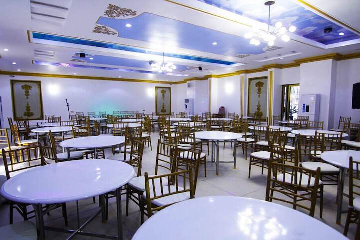 Ballroom/Hall 21 of 27