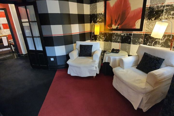 Room 12 of 64