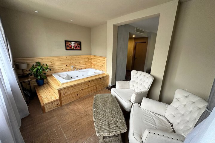 Room 43 of 107