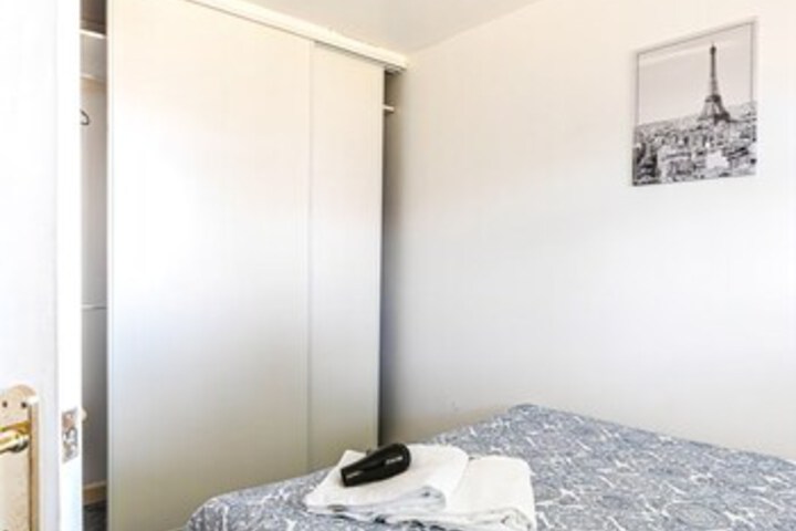 Room 10 of 26