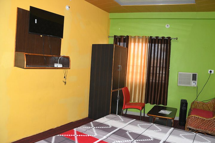 Room 7 of 16