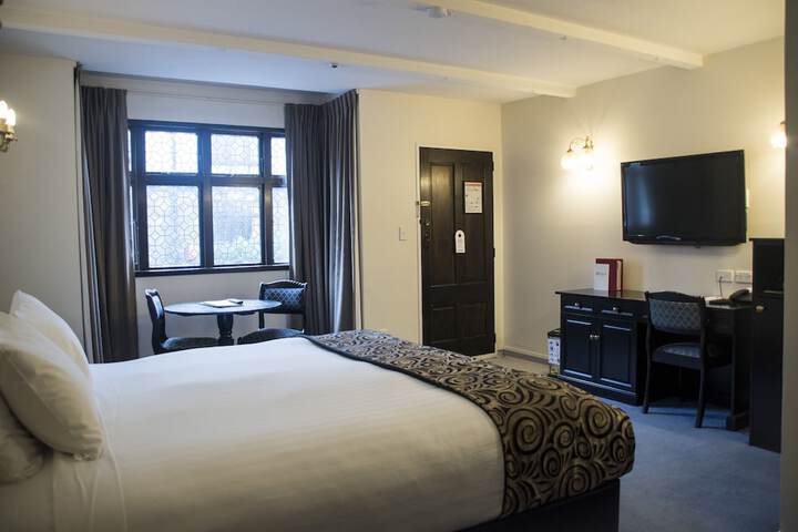 Room 14 of 68
