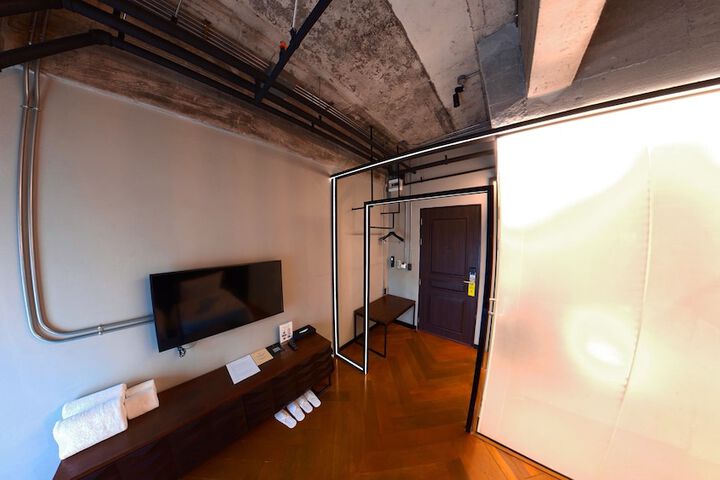 Room 34 of 54