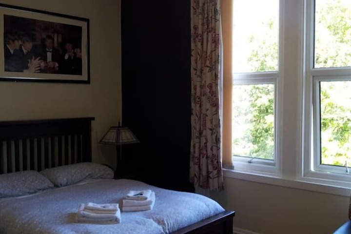 Room 9 of 17
