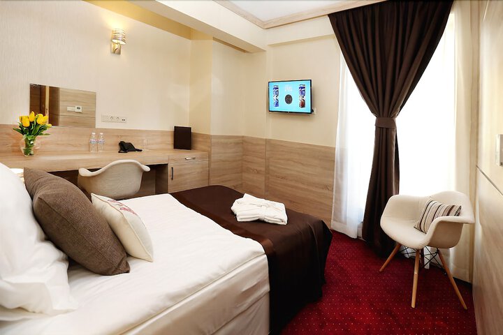 Room 34 of 64
