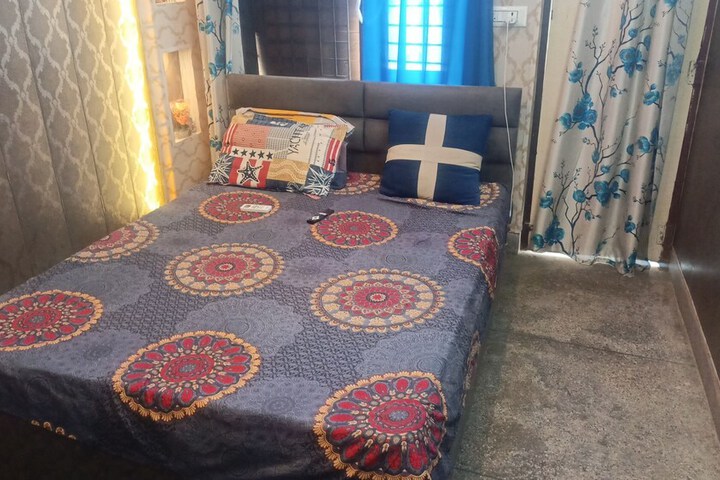 Room 10 of 17