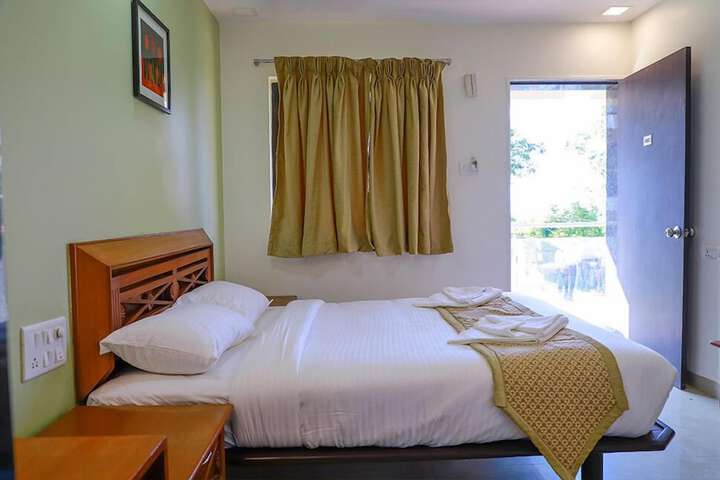 Room 4 of 26