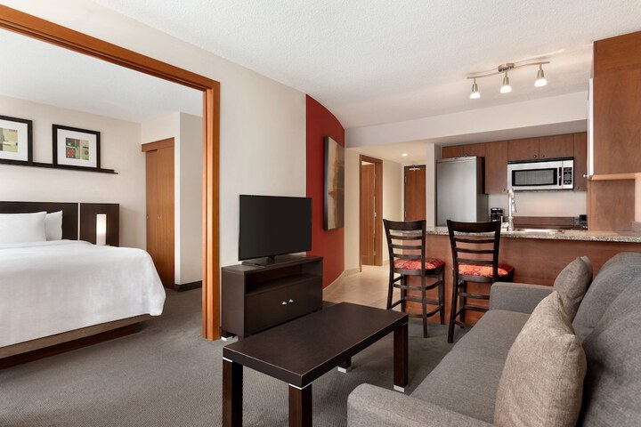 Room 8 of 48