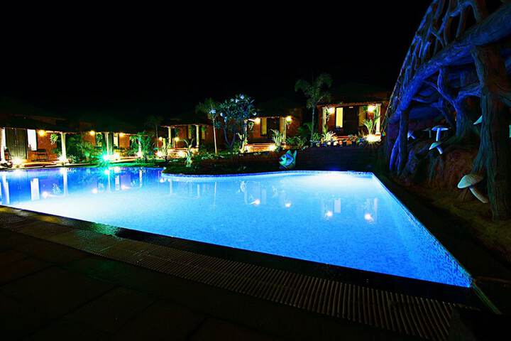 Hotel with Pool