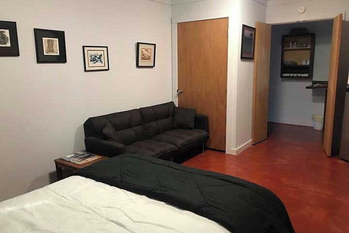 Room 9 of 98