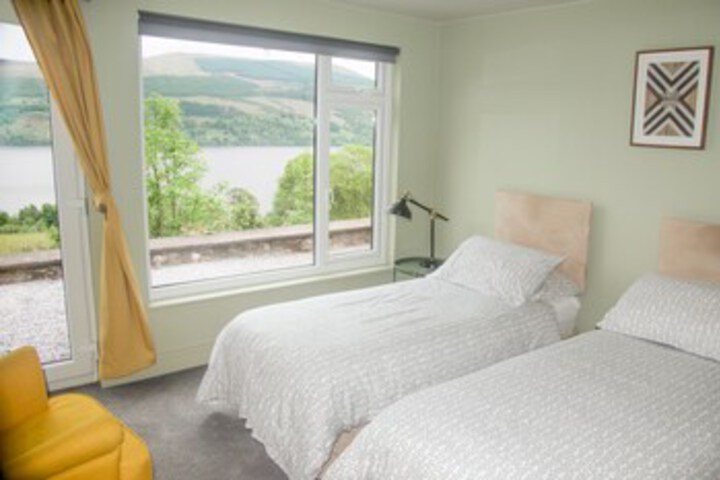 Room 16 of 16