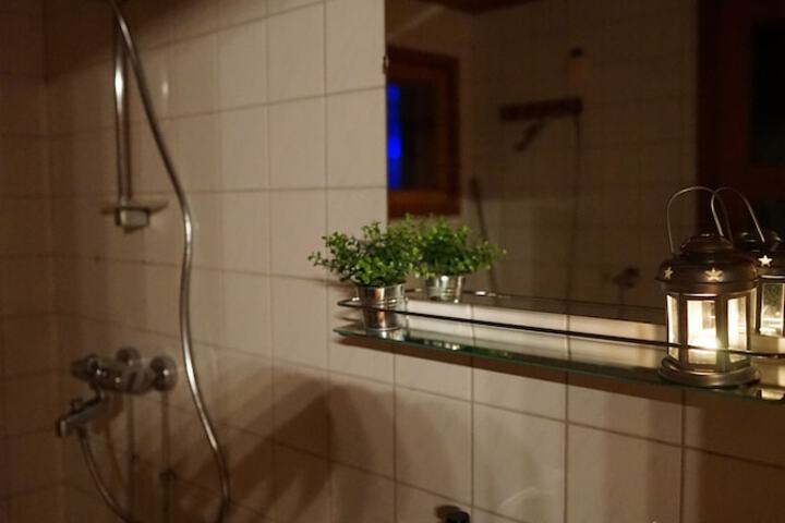 Room 50 of 53